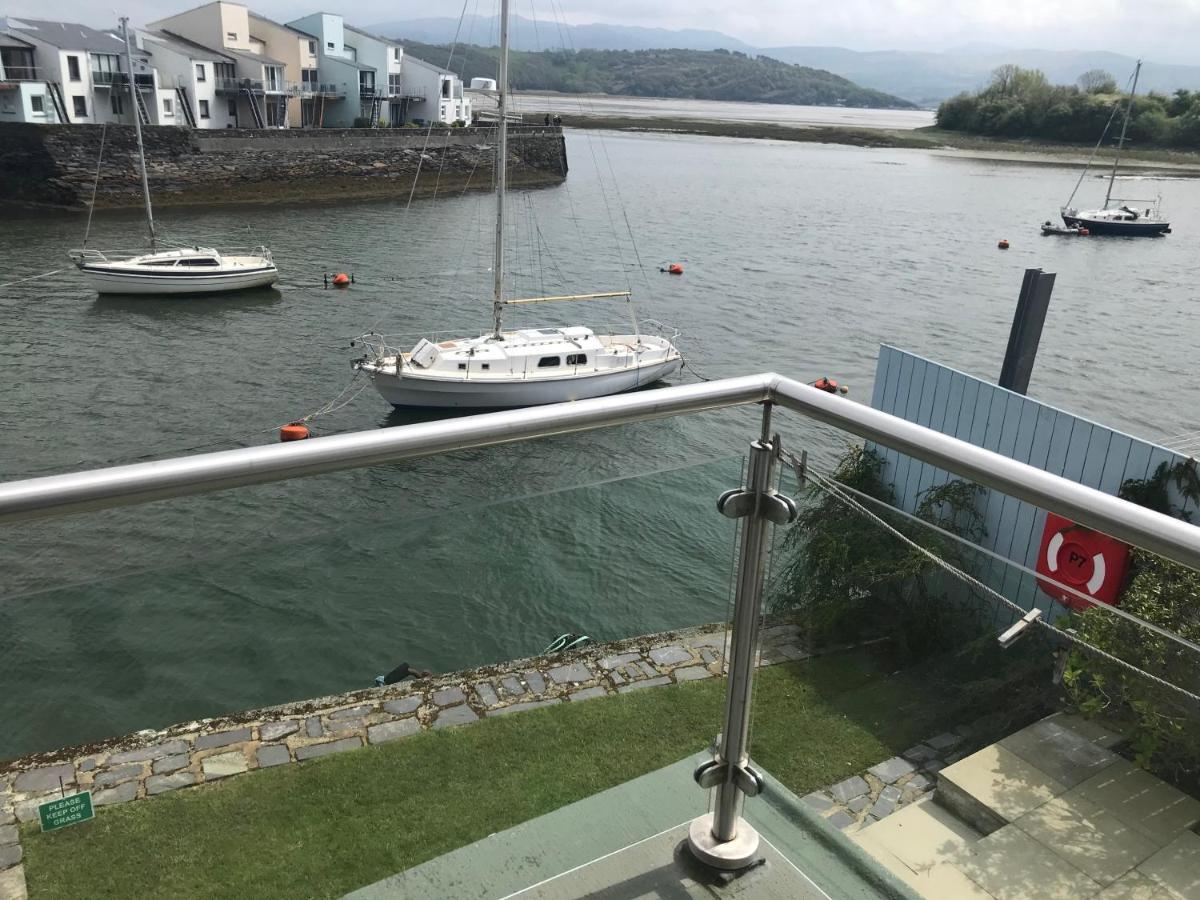 Portmadog, Oakley Wharf Apartment พอร์ทแมด็อก ภายนอก รูปภาพ
