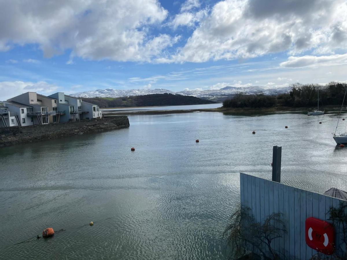 Portmadog, Oakley Wharf Apartment พอร์ทแมด็อก ภายนอก รูปภาพ