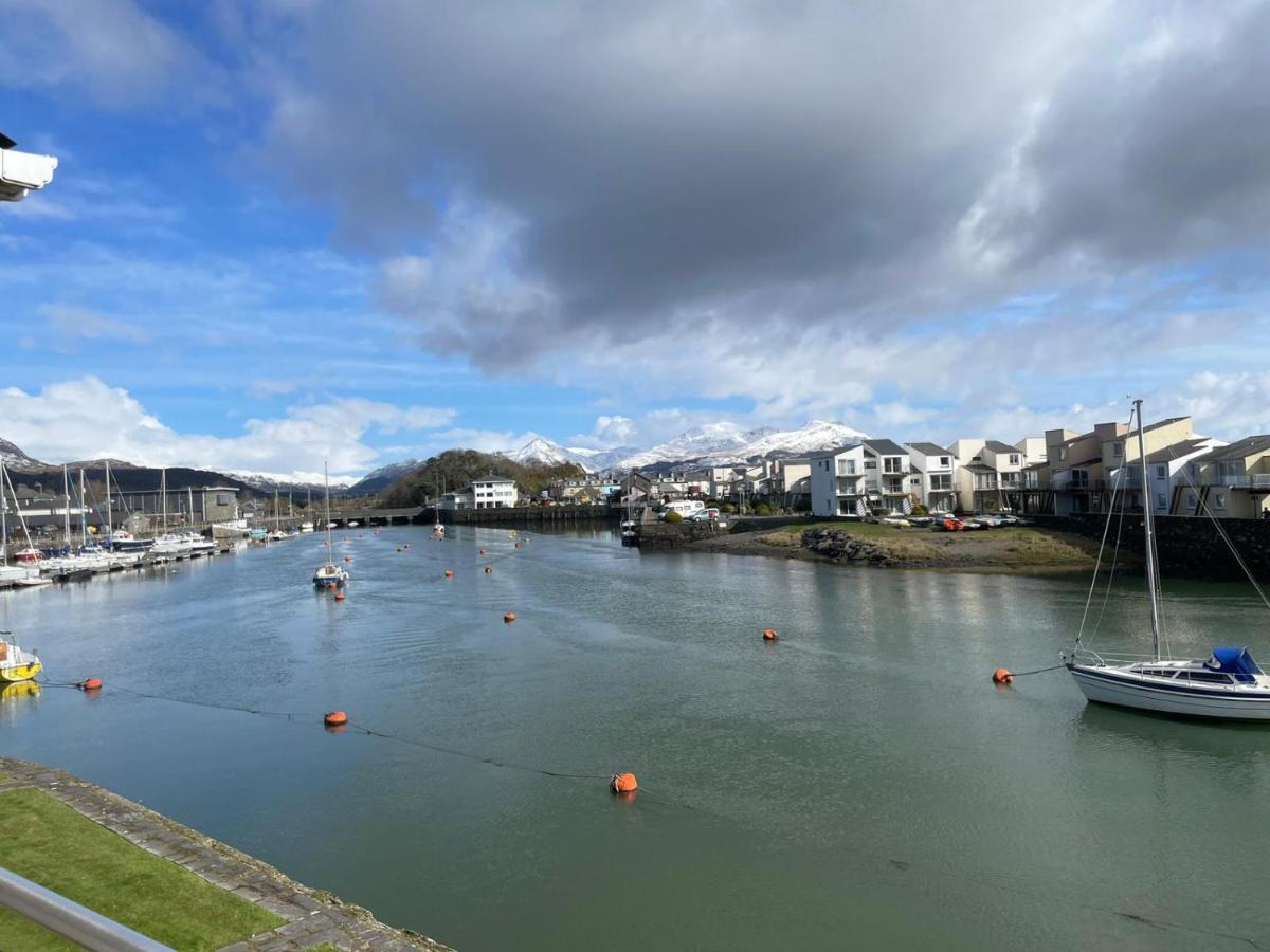 Portmadog, Oakley Wharf Apartment พอร์ทแมด็อก ภายนอก รูปภาพ
